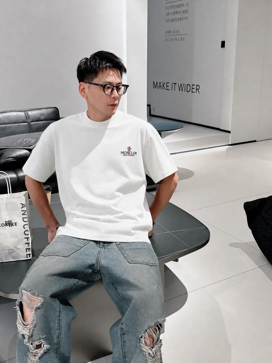 moncle～ 《 》7a tee ， Same Style ， : Black White Coffee Brown Size：S（90-130 ） M（125-150 ） L（135-165 ） XL（160-190 ） XXL（185-220 ）